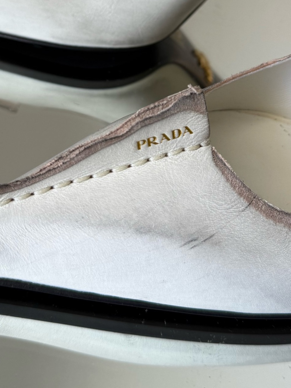 New Prada Antiqued Leather Pumps $1,550 39.5 - Picture 15 of 16
